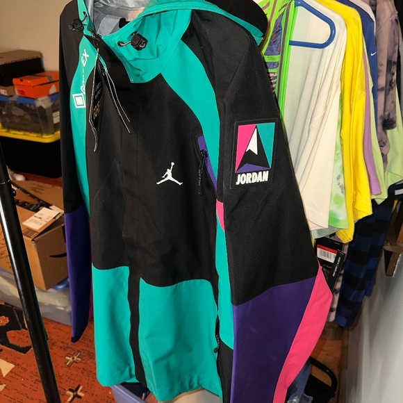 Men's Air Jordan Winter Utility Gore-tex Casual Sports Hooded Jacket - Picture 4 of 8